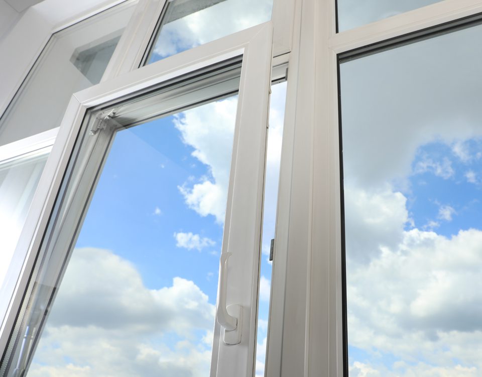 ventanas servicios III Así queda una ventana oscilobatiente.